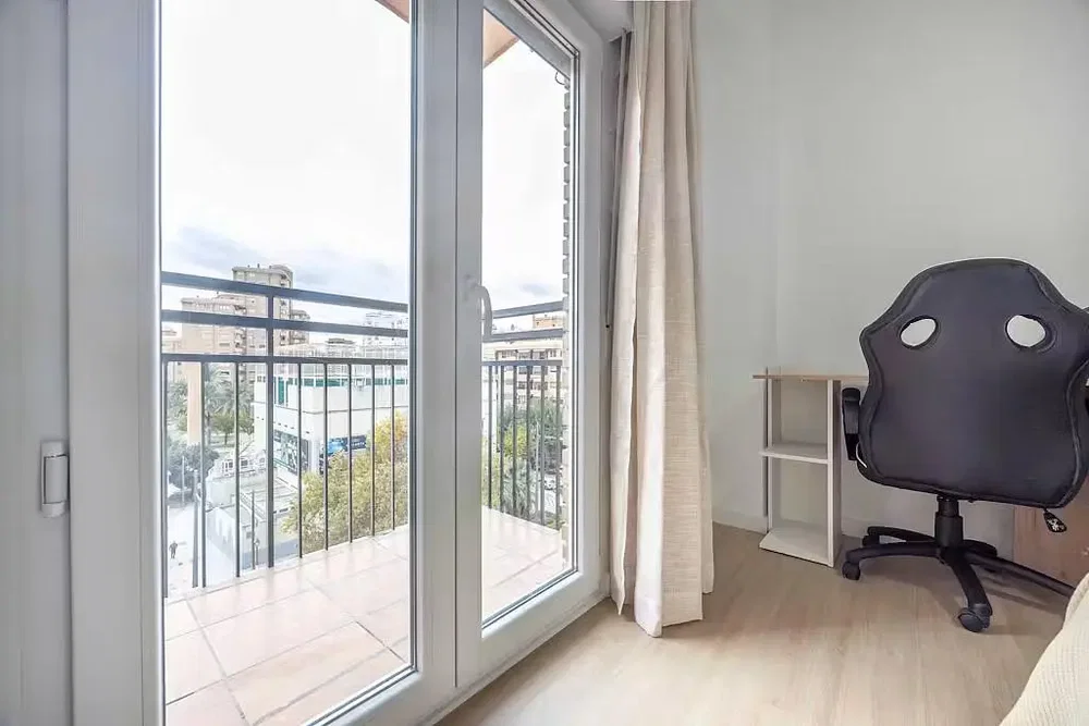 Schlafzimmer; blick, tageslicht, fliesenboden