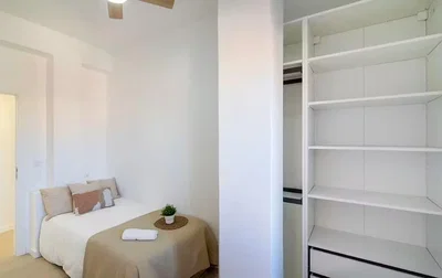 Schlafzimmer; tageslicht, moderner stil