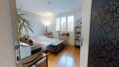 Schlafzimmer; tageslicht, holzboden