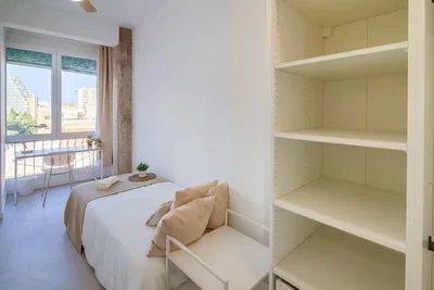 Schlafzimmer; tageslicht, moderner stil