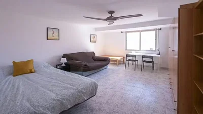 Schlafzimmer; tageslicht, fliesenboden