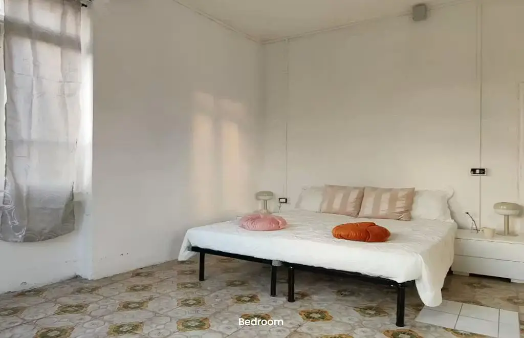 Schlafzimmer; tageslicht, fliesenboden