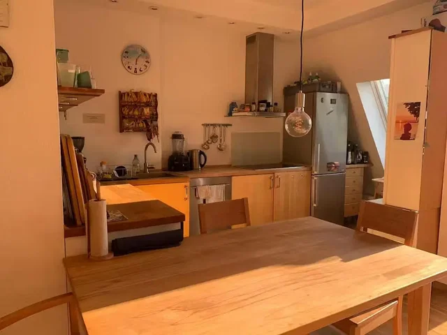 Küche; küchengeräte, tageslicht, holzboden