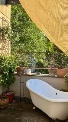 Μπαλκόνι; φυσικό φως, φυτά