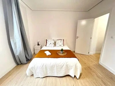 Chambre; parquet, lumière naturelle