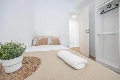 Schlafzimmer; tageslicht, moderner stil