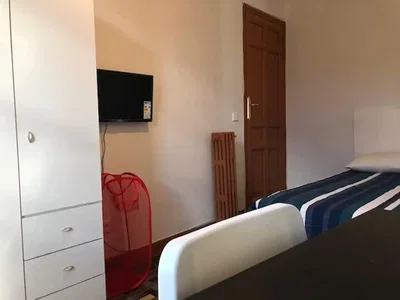 Spavaća soba; drveni pod