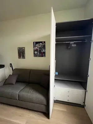Schlafzimmer; holzboden, tageslicht