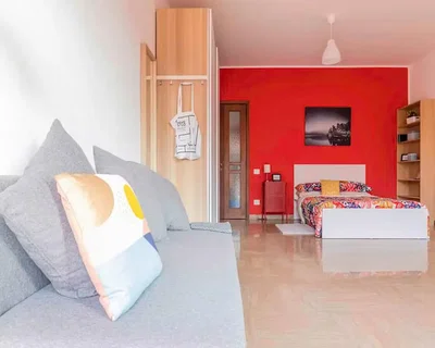 Schlafzimmer; tageslicht, holzboden