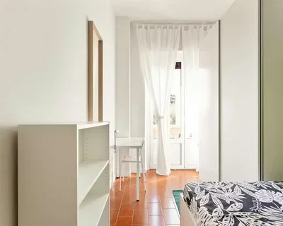 Chambre; lumière naturelle, carrelage