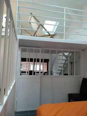 Schlafzimmer; tageslicht, holzboden