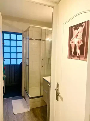 Toilette; fliesenboden