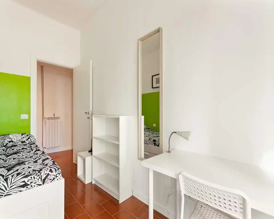Chambre; carrelage, lumière naturelle