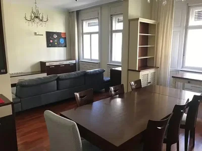 Salon; parquet, lumière naturelle