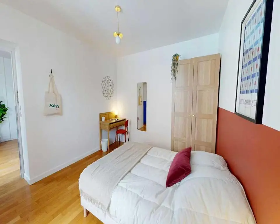 Chambre; parquet, lumière naturelle
