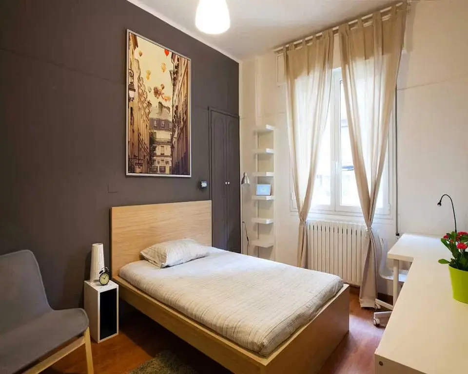 Chambre; parquet, lumière naturelle