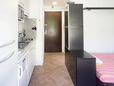 Cuisine; électroménager, carrelage, nécessite rénovation