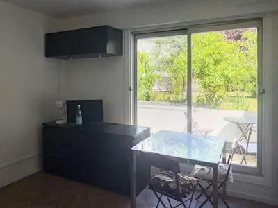 Salon; lumière naturelle, parquet, vue