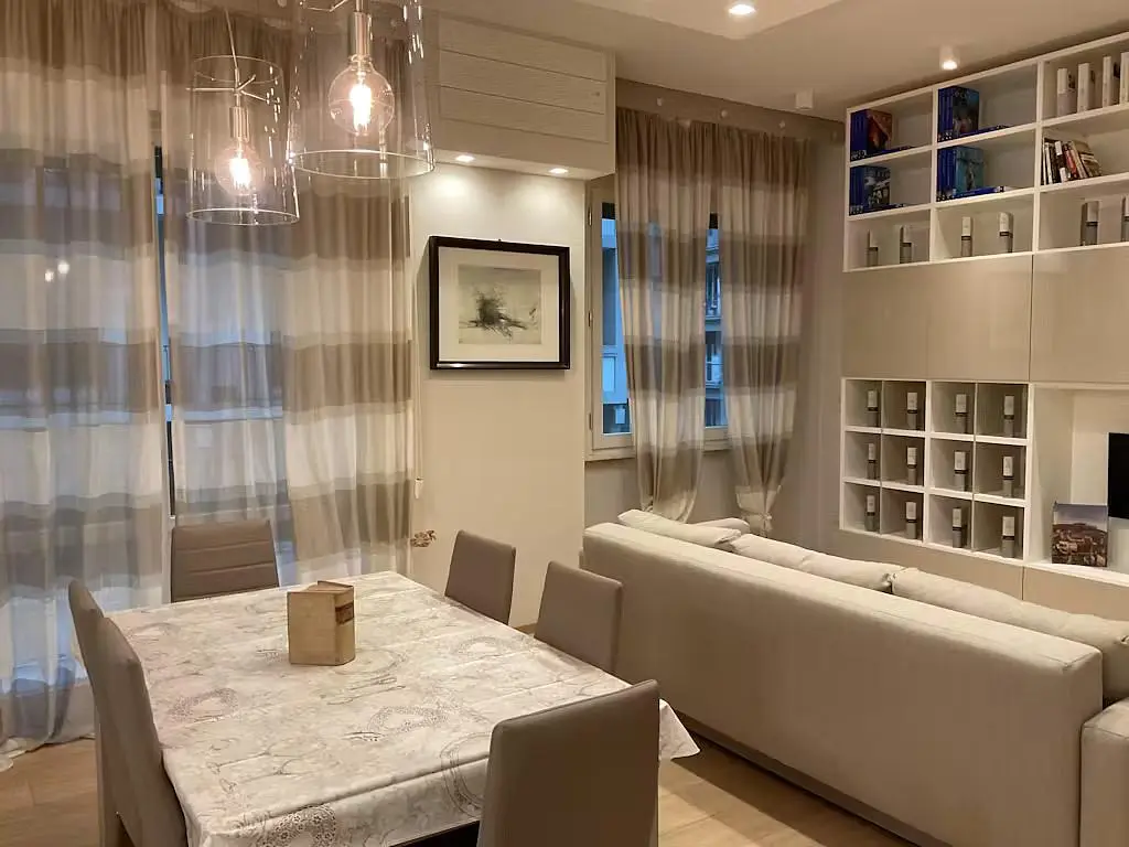 Salon; style moderne, parquet, lumière naturelle