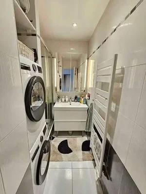 Badezimmer; fliesenboden, renoviert, tageslicht