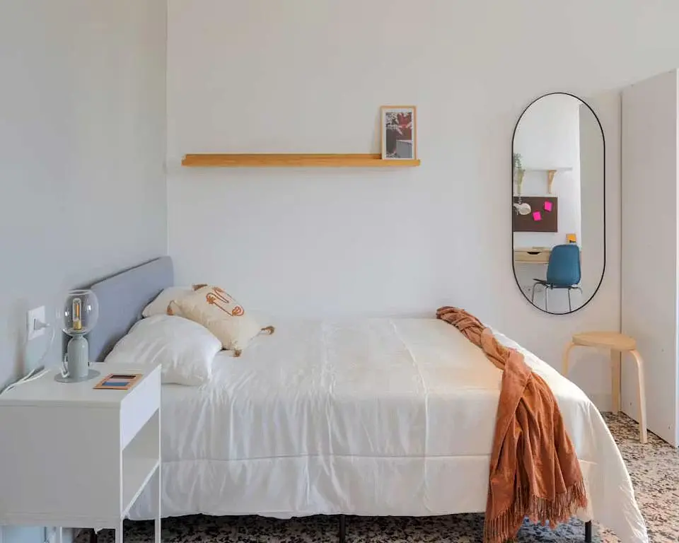 Quarto; luz natural, estilo moderno