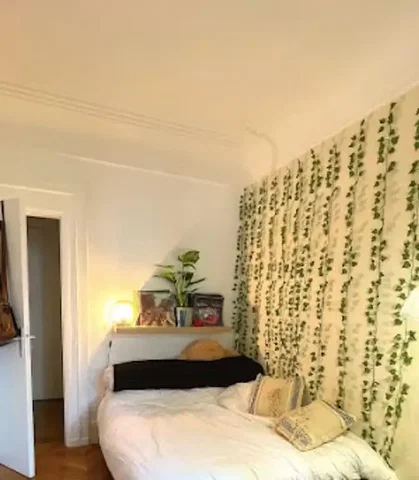 Chambre; lumière naturelle, style rustique