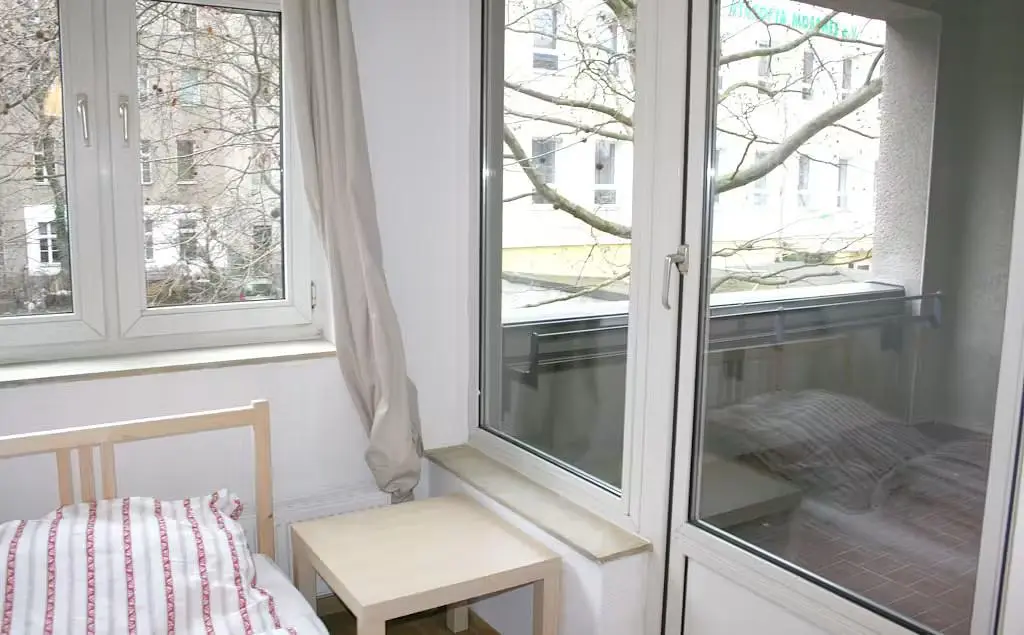 Spavaća soba; prirodno svjetlo, drveni pod