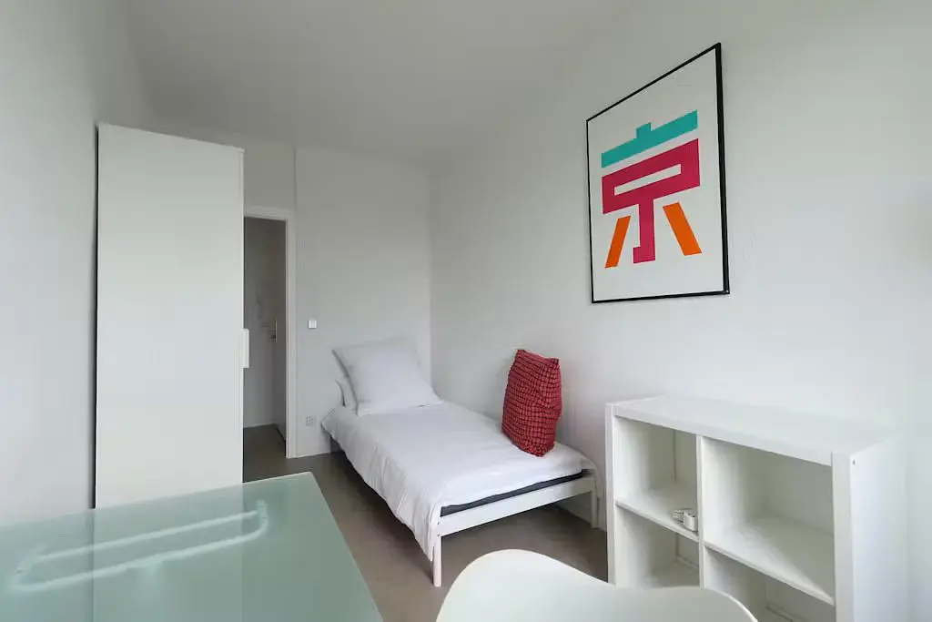 Schlafzimmer; tageslicht, moderner stil