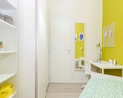 Chambre; lumière naturelle, parquet