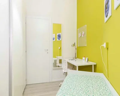 Chambre; lumière naturelle, parquet