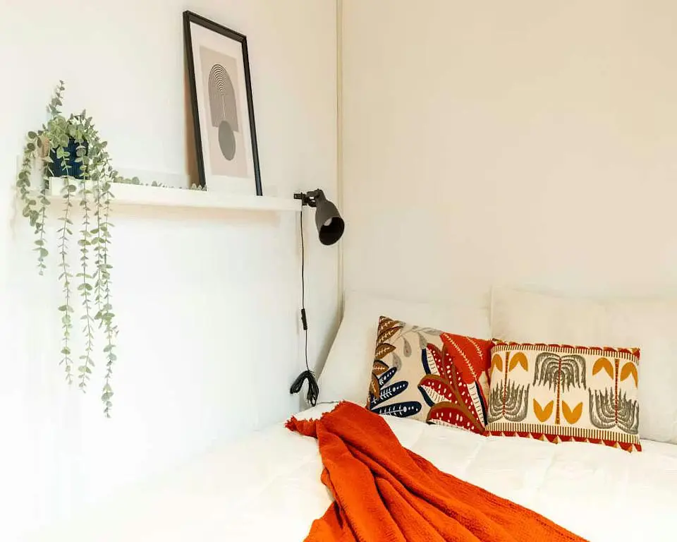 Schlafzimmer; tageslicht, moderner stil