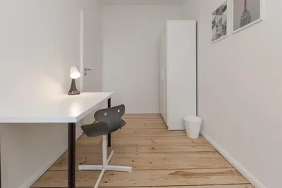 Kids room; wood floor, natural light