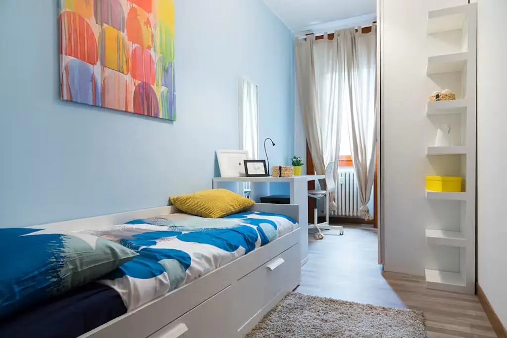 Schlafzimmer; tageslicht, moderner stil