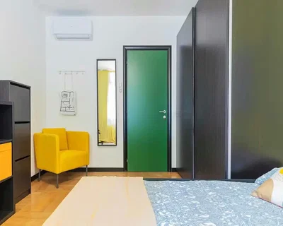 Schlafzimmer; holzboden, tageslicht