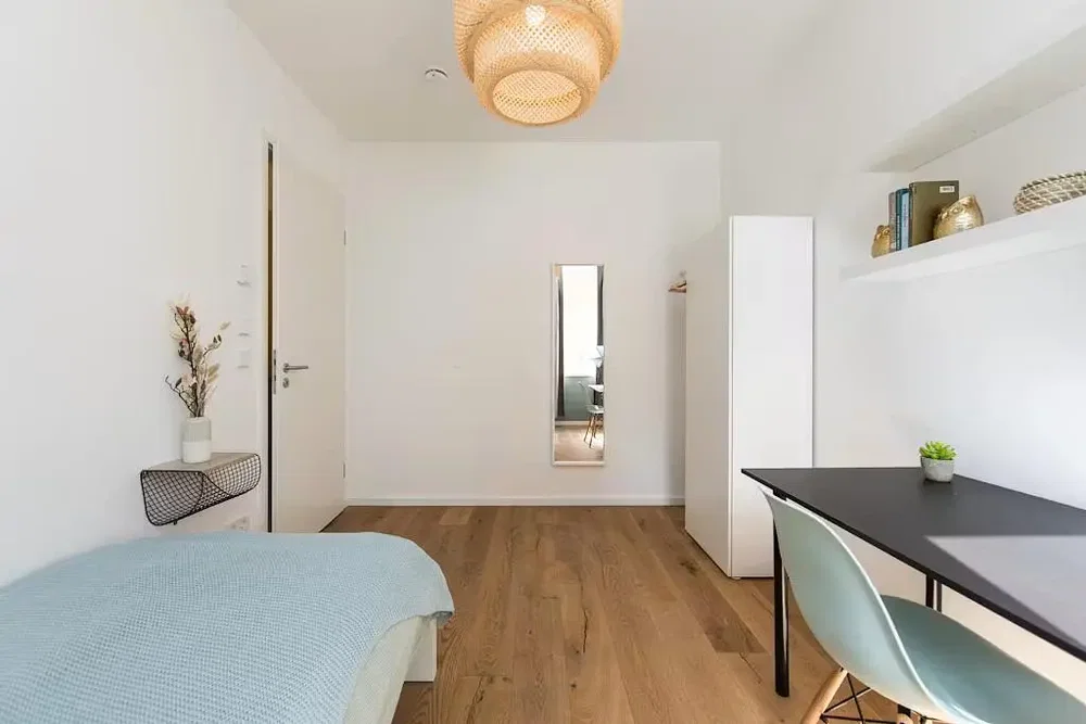 Chambre; parquet, lumière naturelle