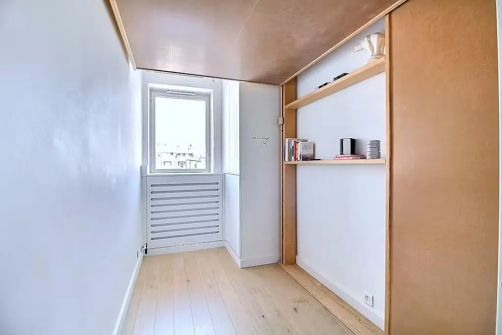 Otro; suelo de madera, luz natural