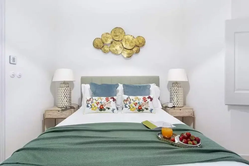Yatak odası; doğal ışık, modern stil
