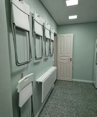 Toilette; fliesenboden