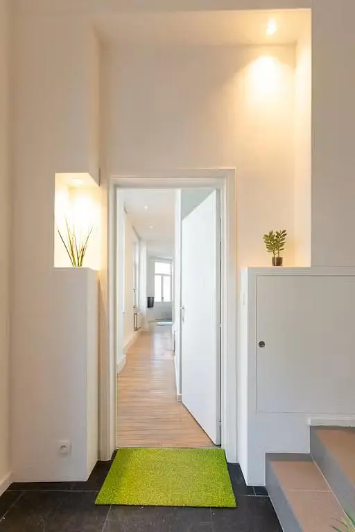 Soggiorno; pavimento in legno, luce naturale