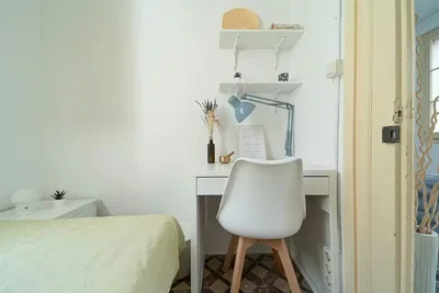 Spavaća soba; prirodno svjetlo, moderni stil