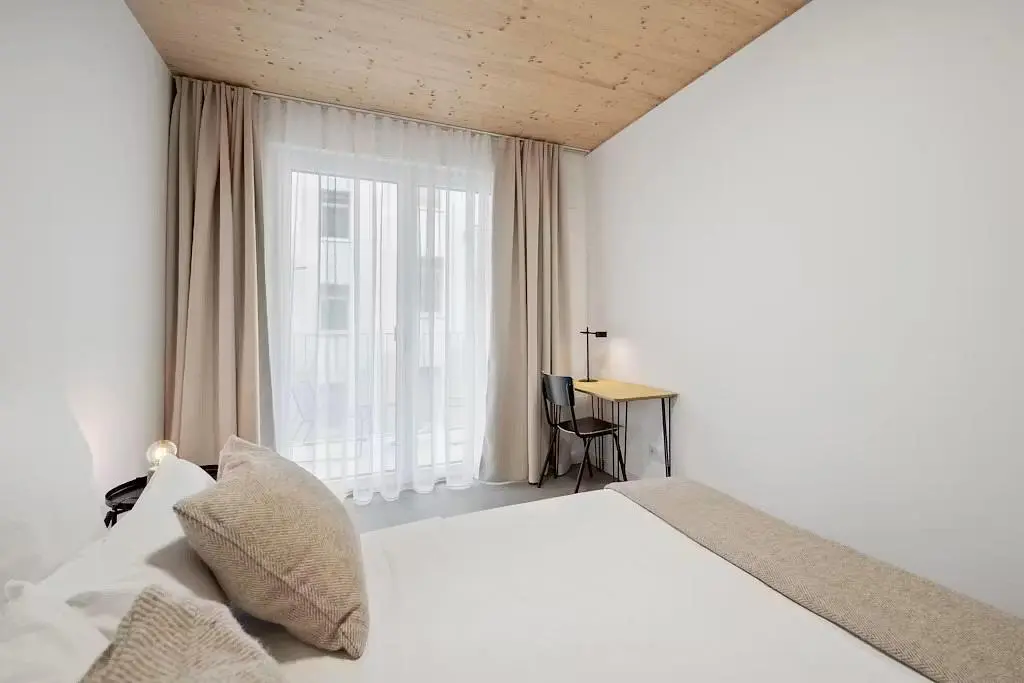 Quarto; luz natural, estilo moderno