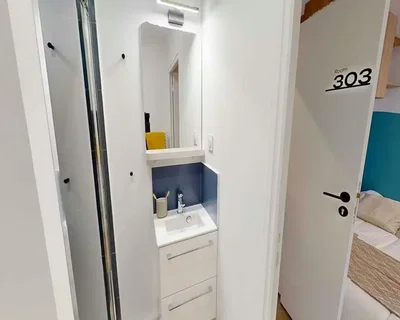Casa de banho; luz natural, renovado