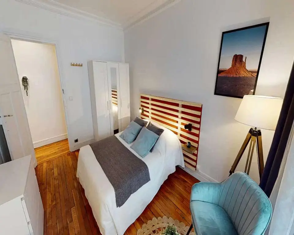 Chambre; parquet, lumière naturelle
