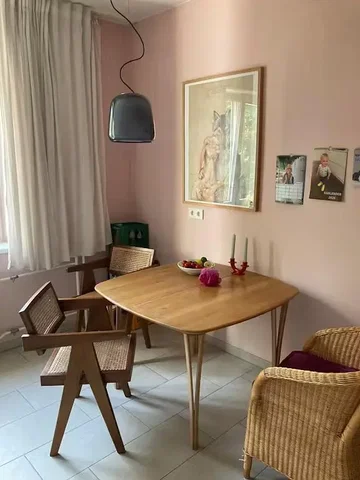 Σαλόνι; φυσικό φως, πλακάκια