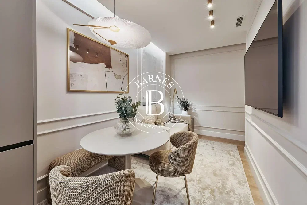 Wohnzimmer; moderner stil, renoviert, tageslicht