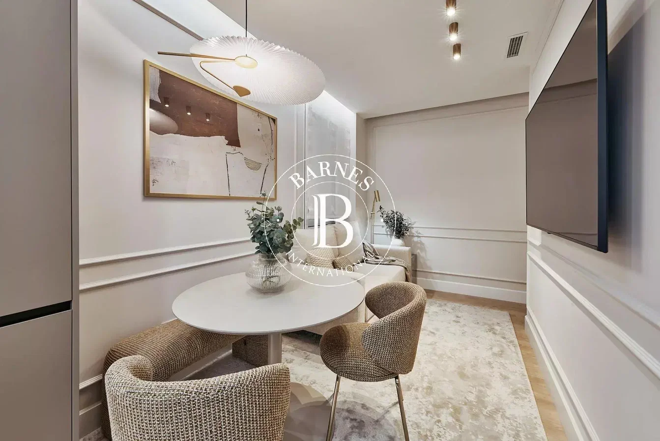 Wohnzimmer; moderner stil, renoviert, tageslicht