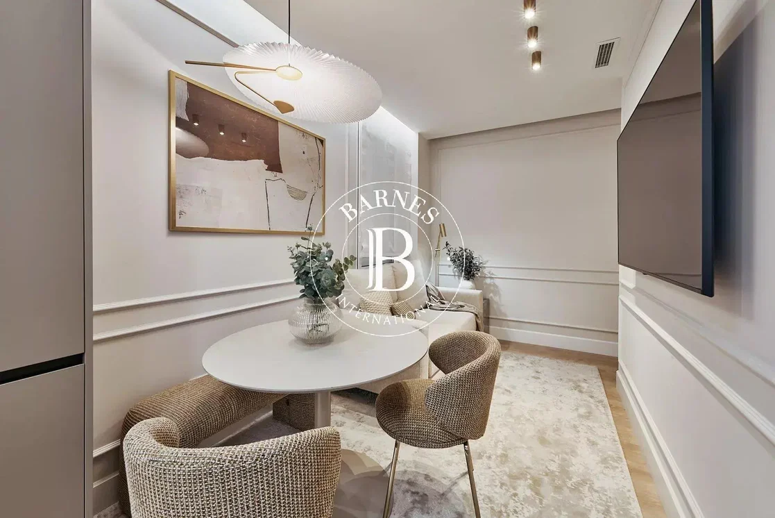 Wohnzimmer; moderner stil, renoviert, tageslicht