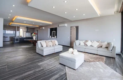 Salon; lumière naturelle, carrelage, style moderne