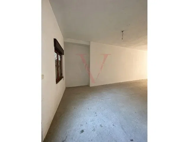 Overig; natuurlijk licht, renovatie nodig