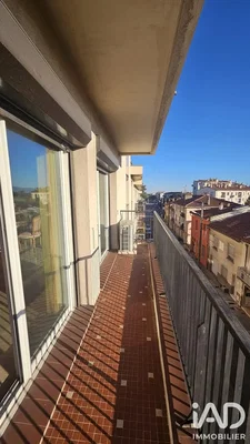 Μπαλκόνι; θέα, πλακάκια